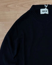 Carica l'immagine nel visualizzatore di Gallery, Maglioncino in Filo Black
