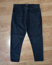 Carica l'immagine nel visualizzatore di Gallery, JEANS LOOSEFIT BLACK
