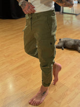 Carica l'immagine nel visualizzatore di Gallery, Cargo LooseFit Verde Army
