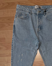 Carica l'immagine nel visualizzatore di Gallery, Jeans LooseFit Cropped Abrasioni
