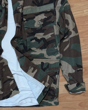 Carica l'immagine nel visualizzatore di Gallery, Field Jacket Camo con Patch
