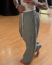 Carica l'immagine nel visualizzatore di Gallery, Cargo Super BaggyFit Grey
