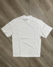 Carica l'immagine nel visualizzatore di Gallery, T-Shirt MezzoCollo OverSize Off-White
