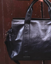 Carica l'immagine nel visualizzatore di Gallery, Bowling Black in Ecopelle
