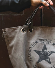 Carica l'immagine nel visualizzatore di Gallery, Bag Star In Tela Grigio Fumo
