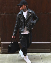 Carica l'immagine nel visualizzatore di Gallery, JEANS LOOSEFIT BLACK
