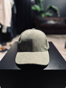 Hat in Velluto Verde Army