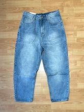 Carica l&#39;immagine nel visualizzatore di Gallery, Jeans BaggyFit Used
